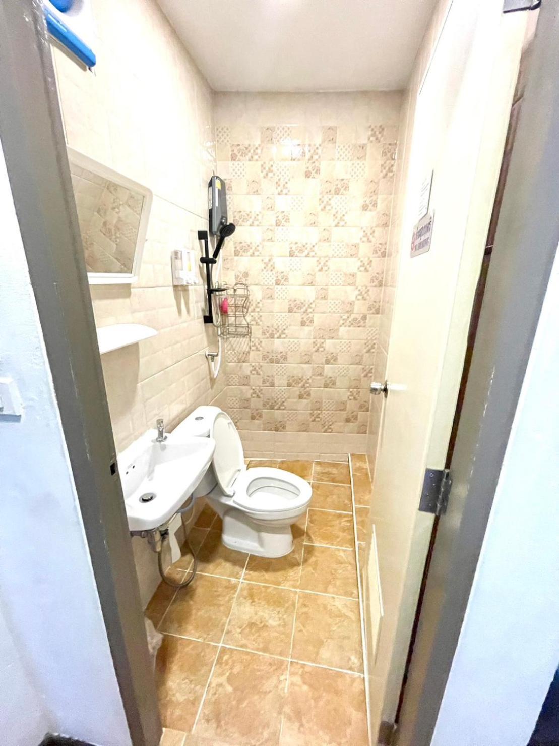 Inn Trog And Inn Soi (Adults Only) Банкок Екстериор снимка