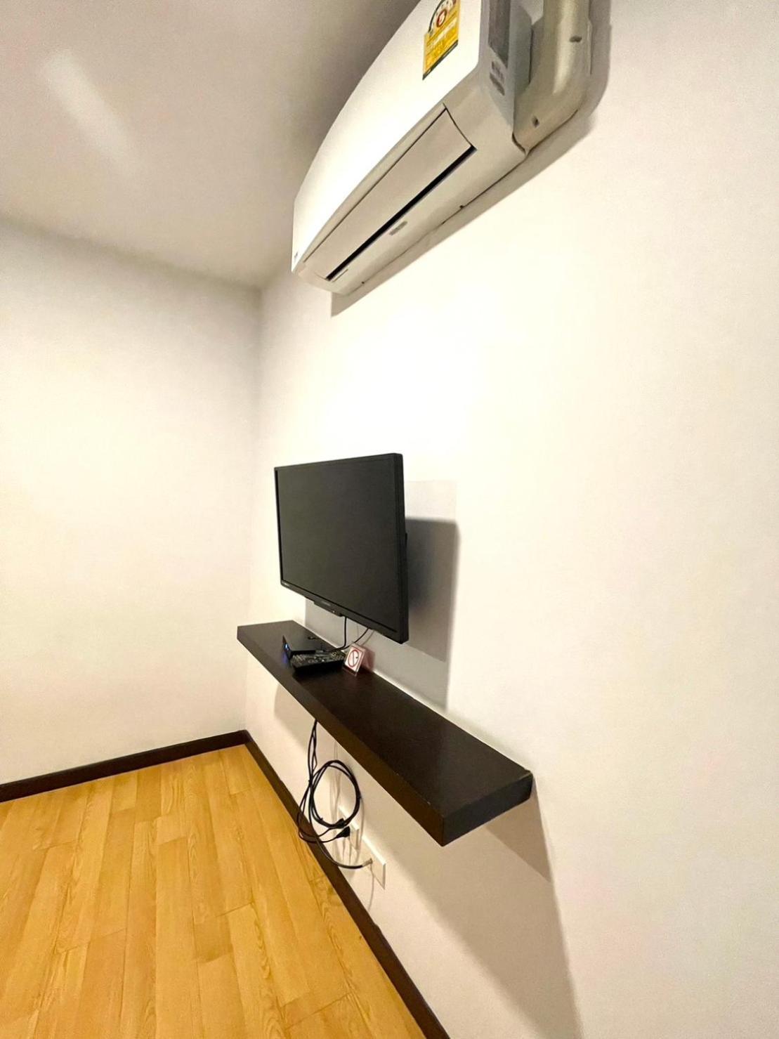 Inn Trog And Inn Soi (Adults Only) Банкок Екстериор снимка