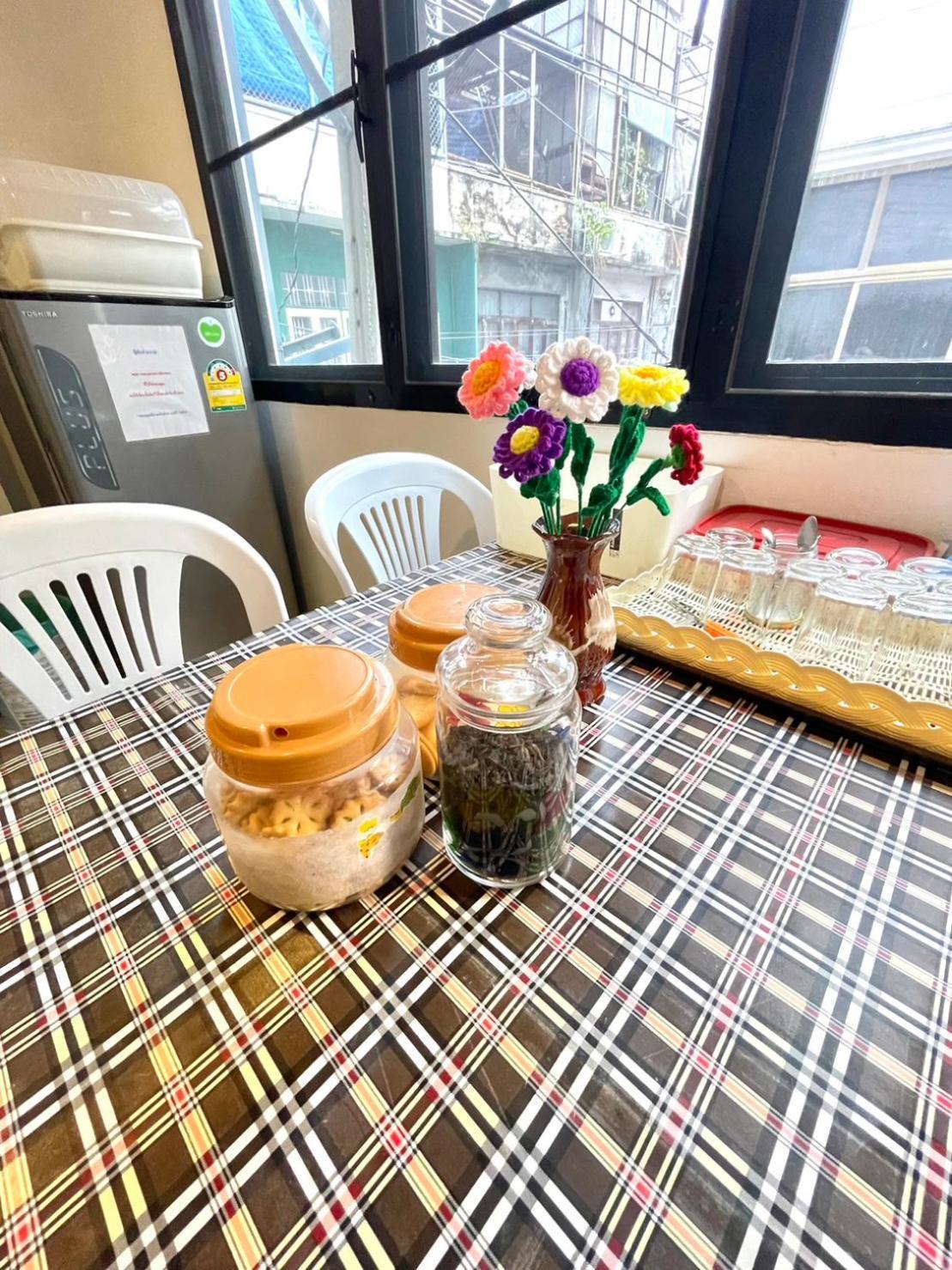 Inn Trog And Inn Soi (Adults Only) Банкок Екстериор снимка
