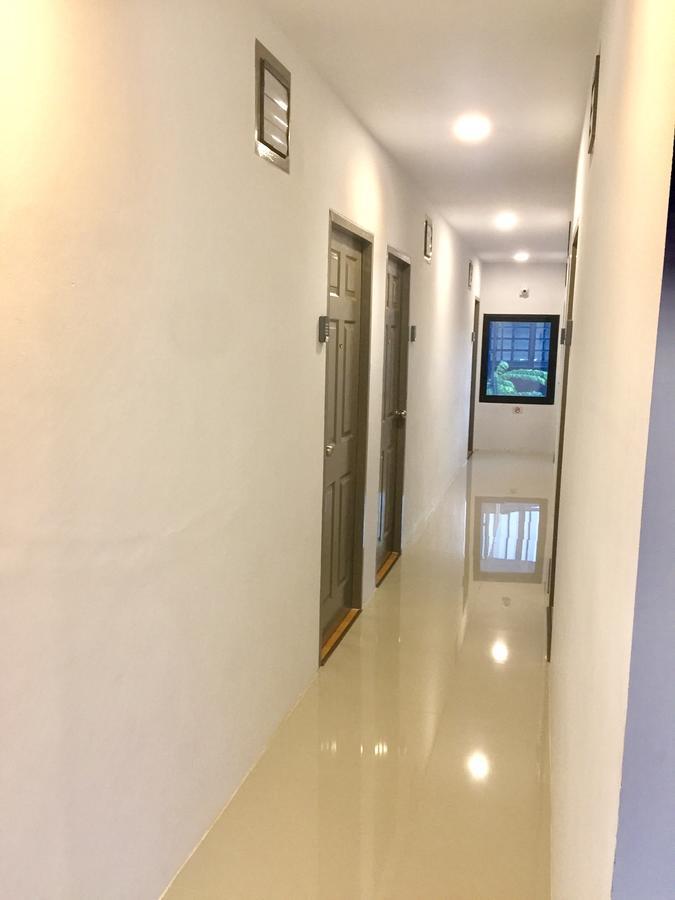 Inn Trog And Inn Soi (Adults Only) Банкок Екстериор снимка