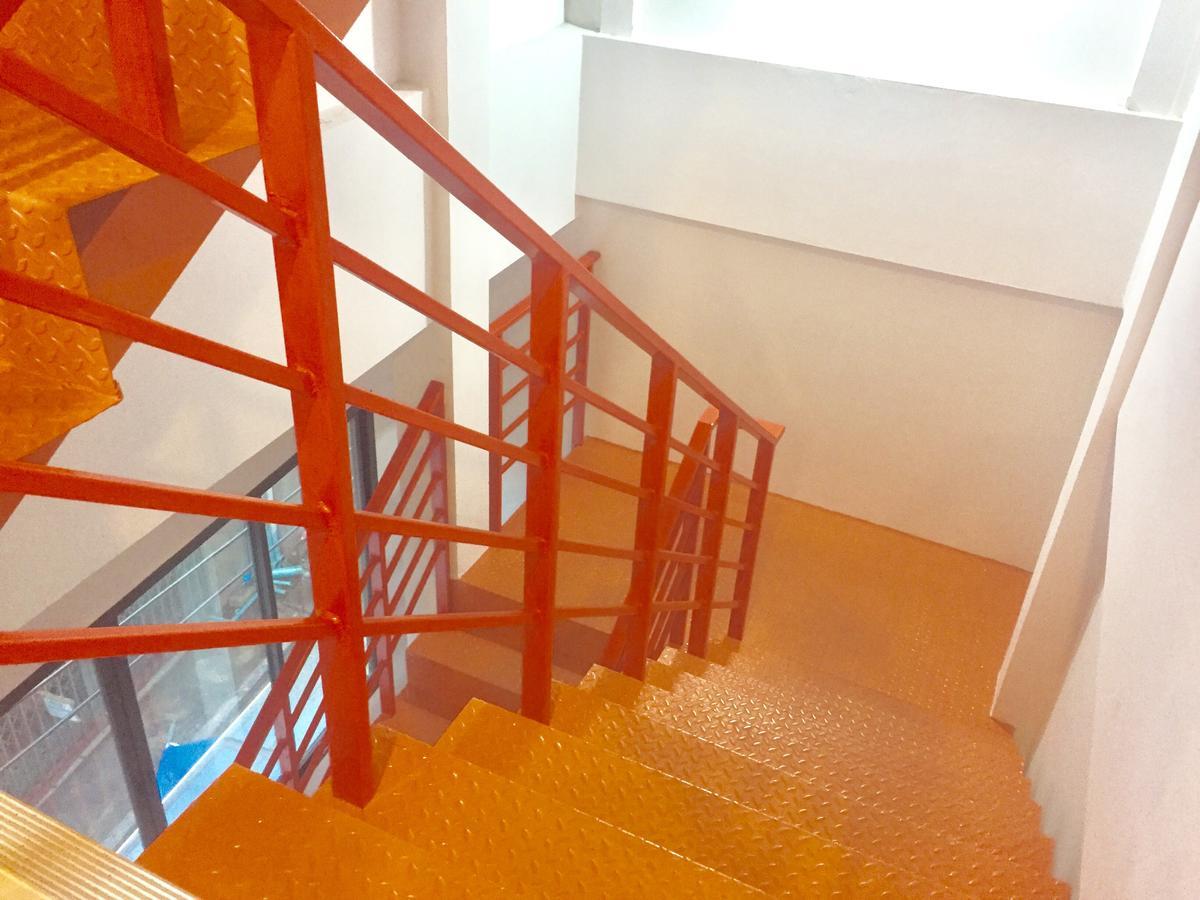Inn Trog And Inn Soi (Adults Only) Банкок Екстериор снимка