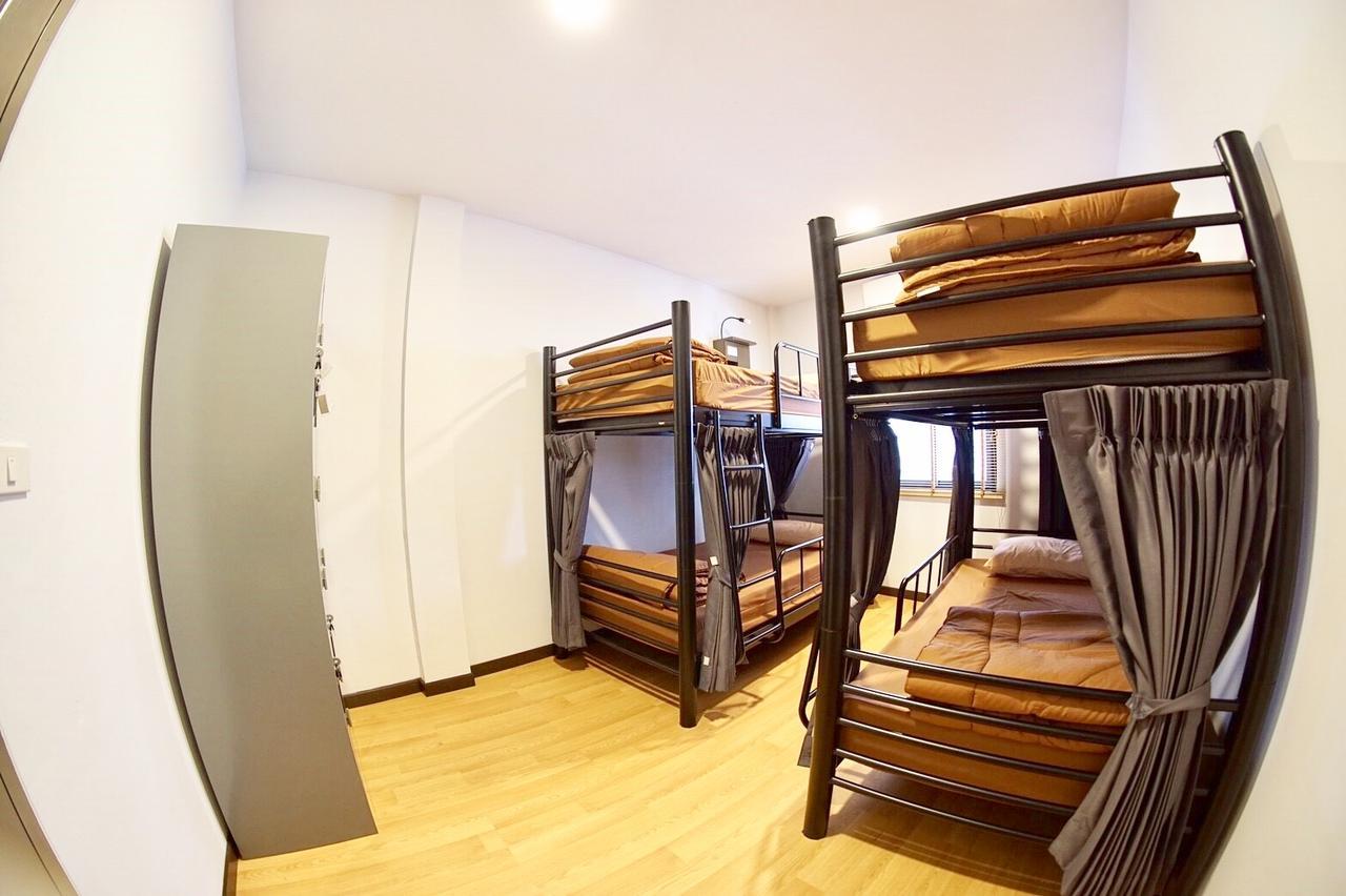 Inn Trog And Inn Soi (Adults Only) Банкок Екстериор снимка