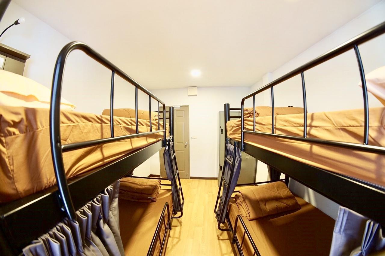 Inn Trog And Inn Soi (Adults Only) Банкок Екстериор снимка