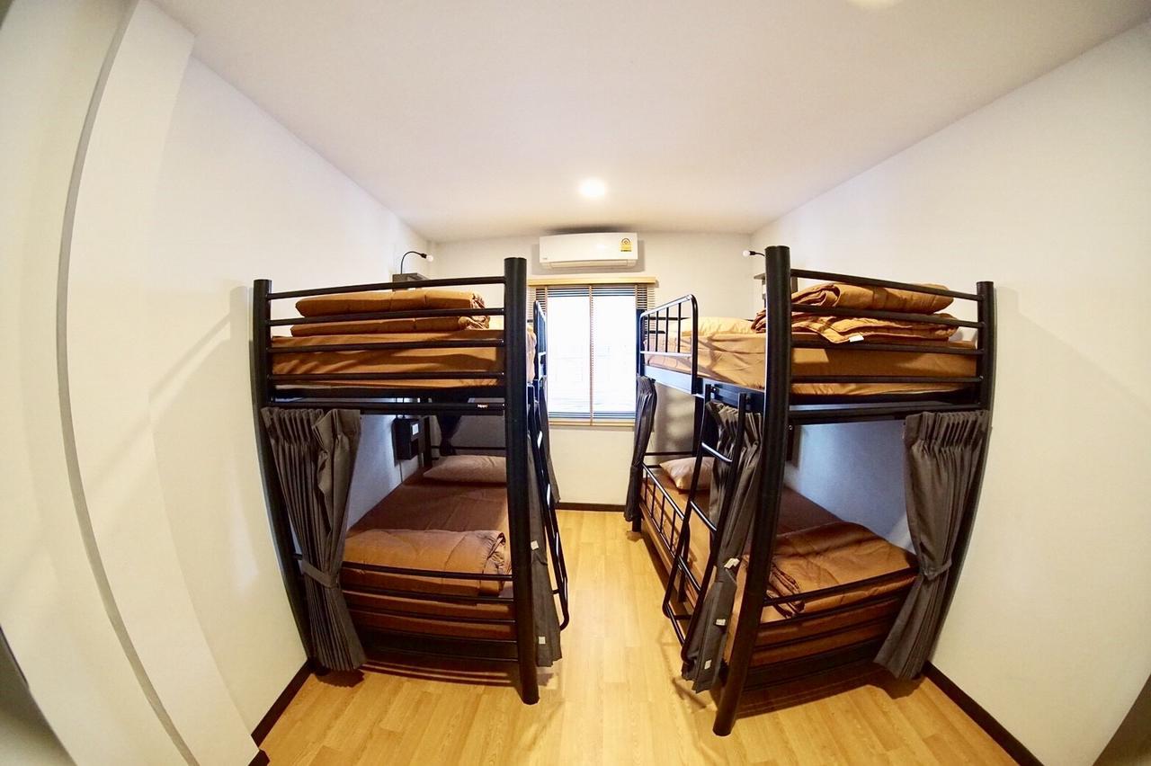 Inn Trog And Inn Soi (Adults Only) Банкок Екстериор снимка